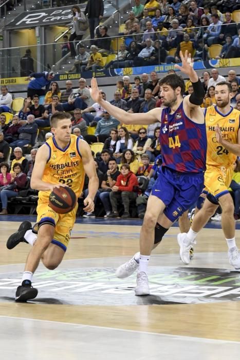 09-02-20 DEPORTES. PABELLON GRAN CANARIA ARENAS. SIETE PALMAS. LAS PALMAS DE GRAN CANARIA. Partido de baloncesto entre los equipos del Herbaife GC y el Barcelona.    Fotos: Juan Castro.