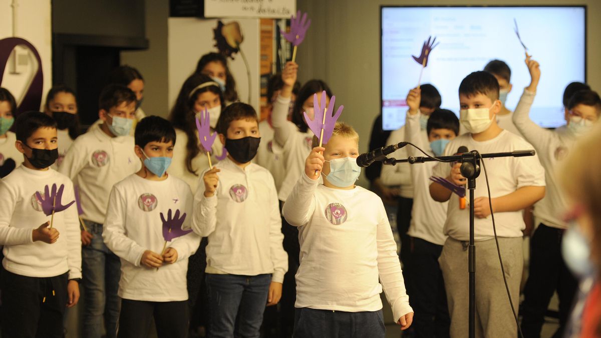 25N: Galicia salió a la calle vestida de morado