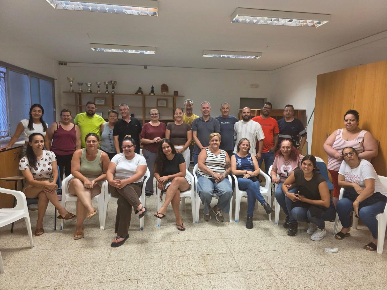 El carnicero más solidario  lleva alegría a mayores y enfermos