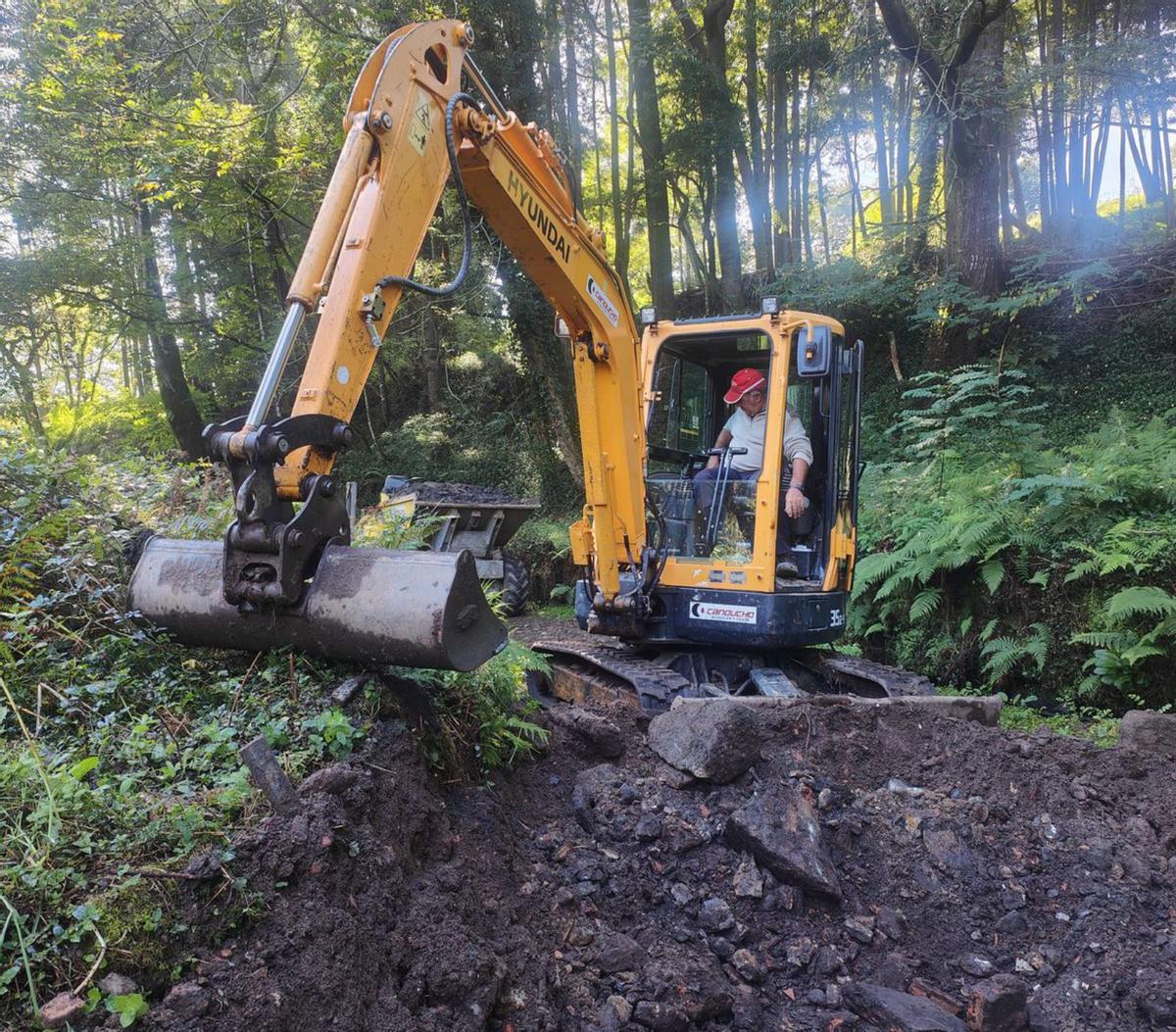 Maquinaria para la retirada del material depositado sobre la vía. | F.G.S.
