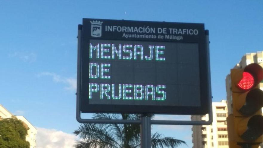 El panel colocado en la avenida de Andalucía.