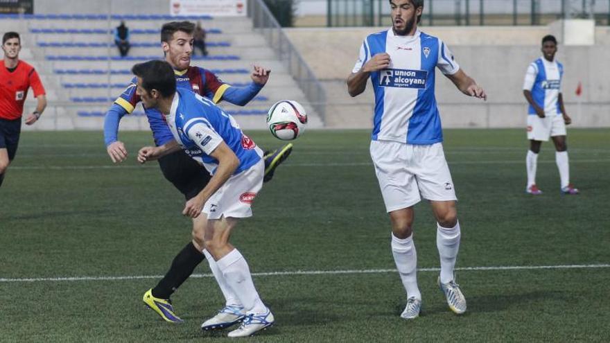 Un instante del partido disputado entre Eldense y Alcoyano la temporada pasada