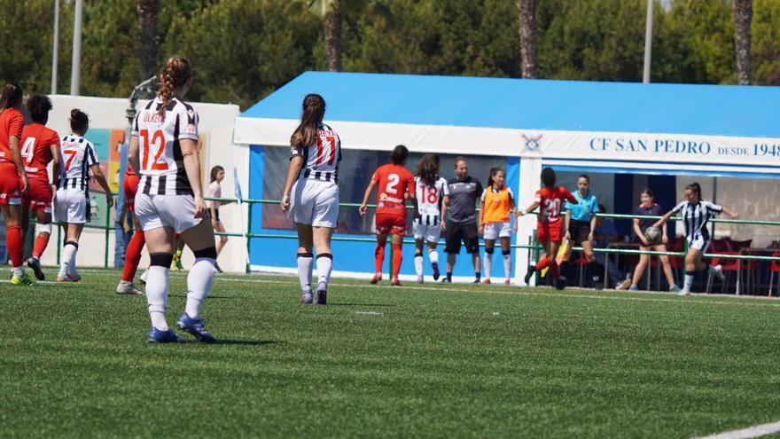 El Castellón femenino cae ante el Santa Teresa y consuma su descenso (0-2)