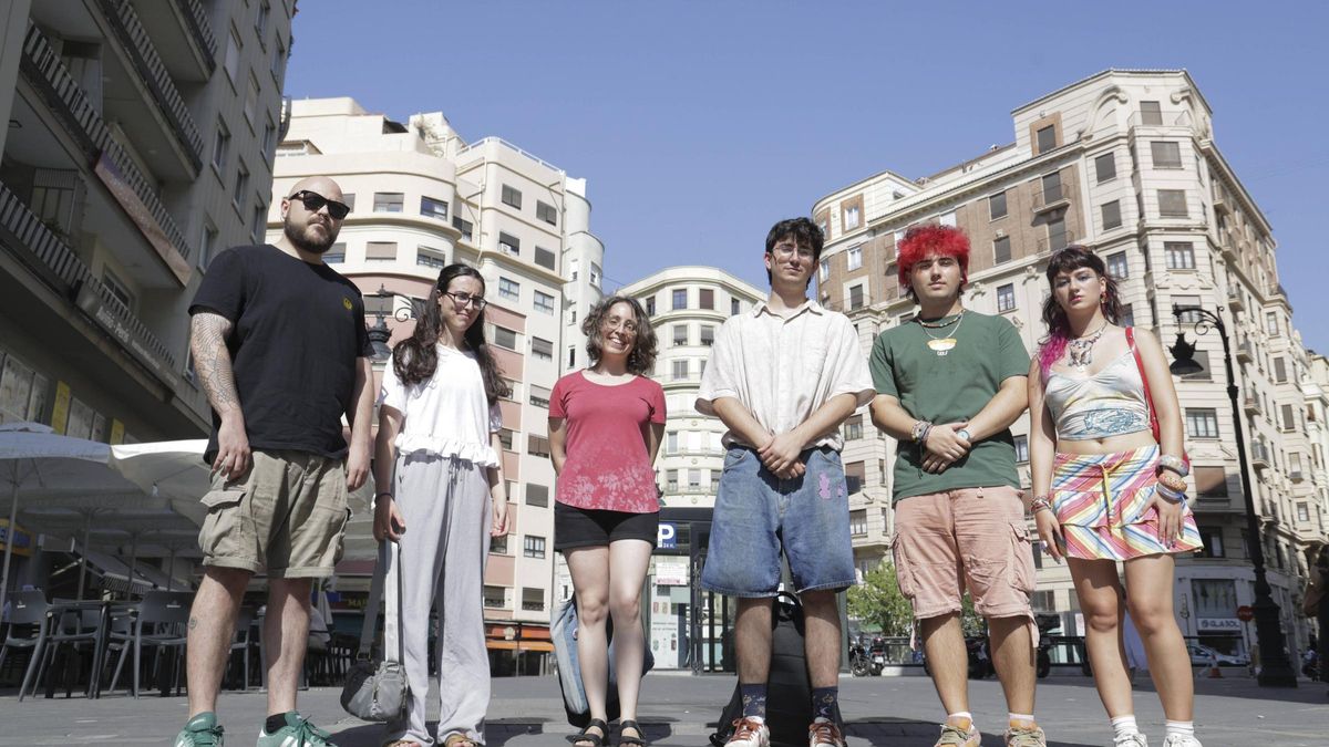 Marc, Iris, Clara, Sergio, David y Alba tienen en común tener más de 18 y menos de 30 años y la sensación de angustia e incertidumbre ante los problemas de vivienda de las personas jóvenes