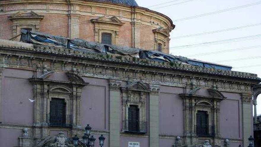 La plataforma Paco Leandro llevará  el toldo de la Basílica a los tribunales