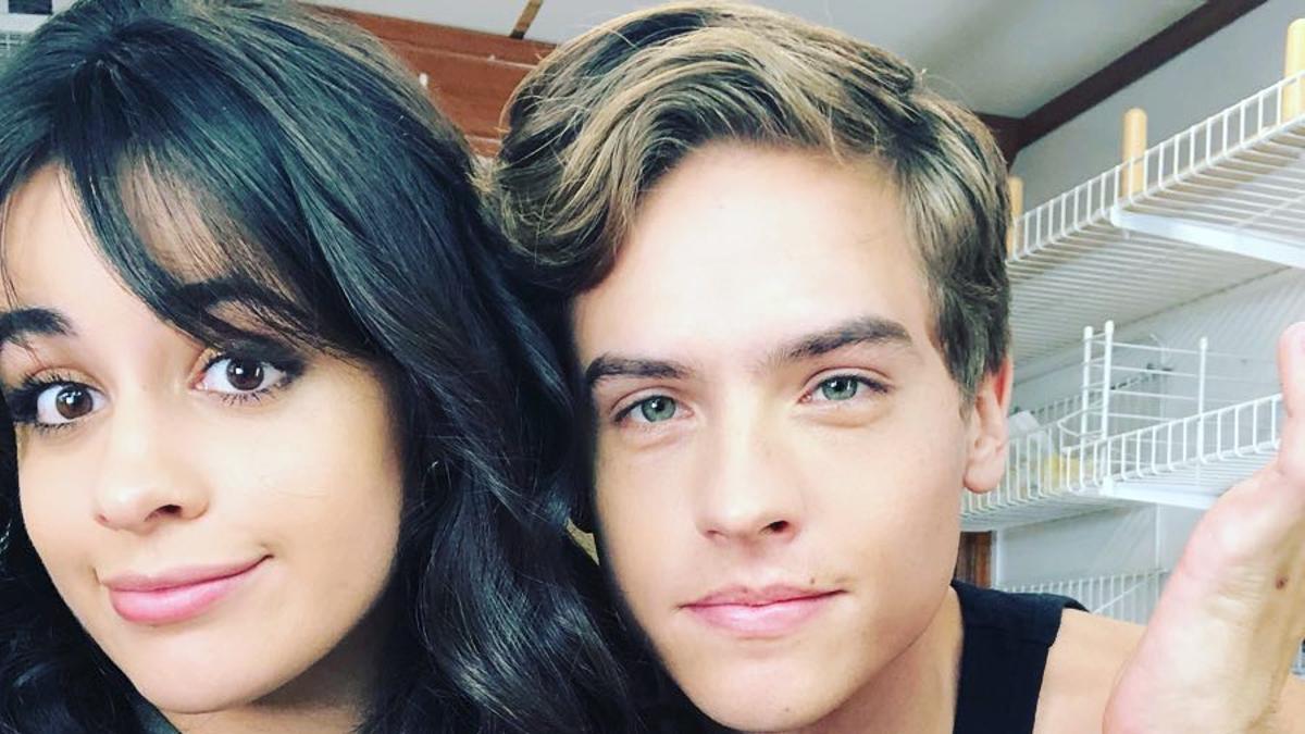 Camila Cabello y Dylan Sprouse posan juntos en Instagram