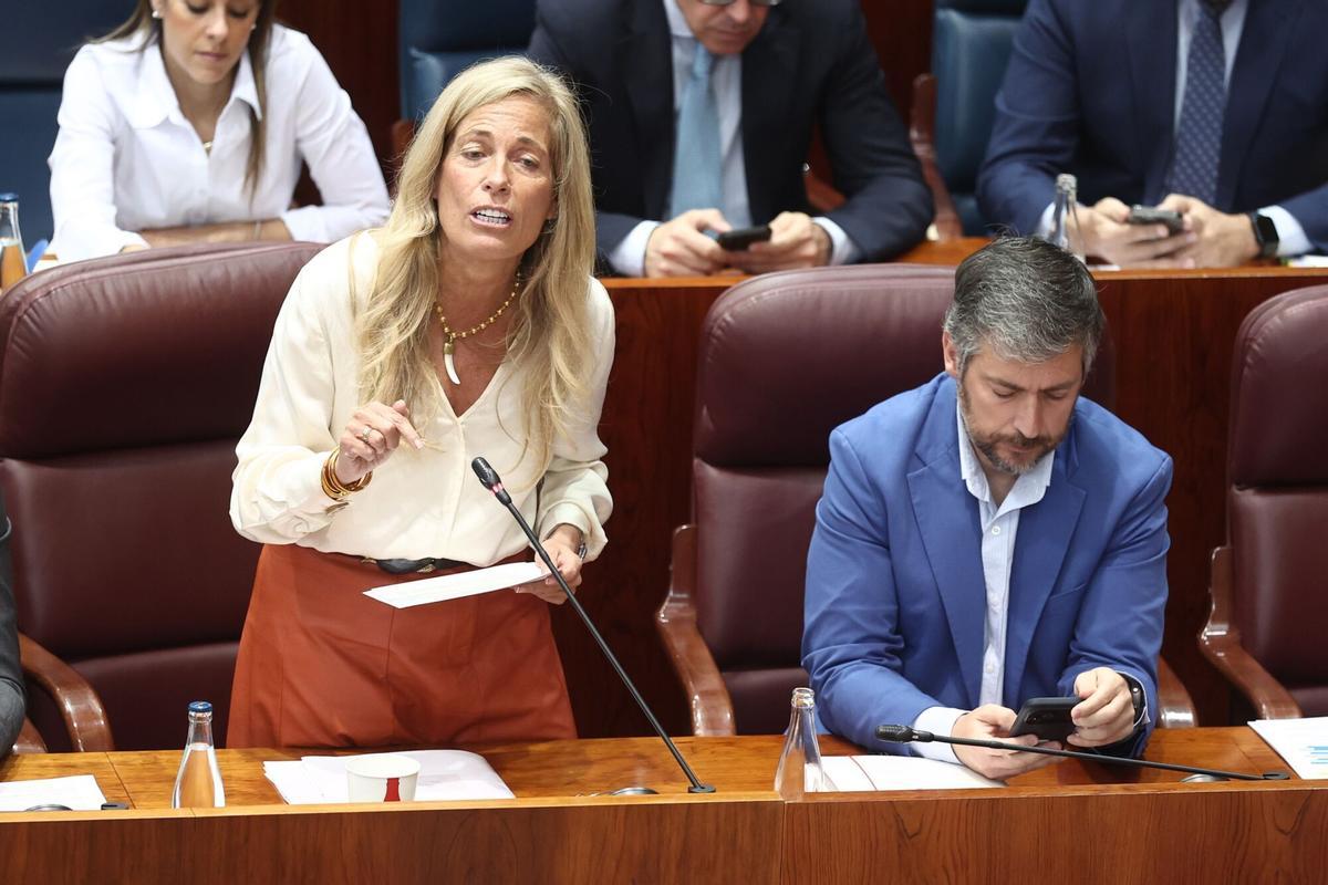 07/05/2026 (I-D) La consejera de Economía, Hacienda y Empleo de la Comunidad de Madrid, Rocío Albert, y el consejero de la Presidencia, Miguel Ángel García Martín, durante una sesión plenaria en la Asamblea de Madrid, a 7 de mayo de 2026, en Madrid (España). La Asamblea de Madrid celebra este jueves un pleno sin la presidenta de la Comunidad de Madrid, Isabel Díaz Ayuso, que se encuentra en México en un viaje institucional que ha sido fuertemente criticado por la oposición (Más Madrid, PSOE y Vox). POLITICA Eduardo Parra - Europa Press