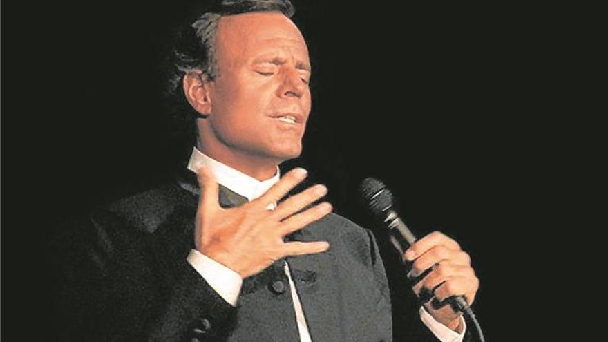 Julio Iglesias irá a juicio el 4 de marzo