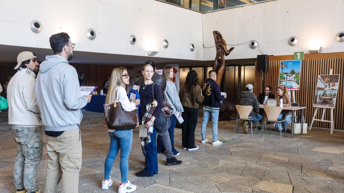 A queue of job seekers at one of the job fairs held in Ibiza in March.