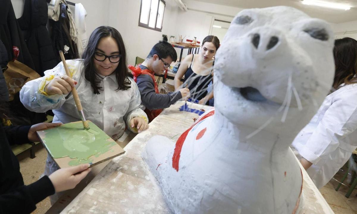 Un momento de la actividad conjunta del IES Menéndez Pidal y el colegio San Cristóbal. | LUISMA MURIAS