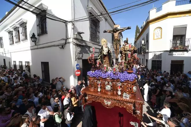 El Cristo de las Penas, de nuevo en su barrio cara a cara con su gente