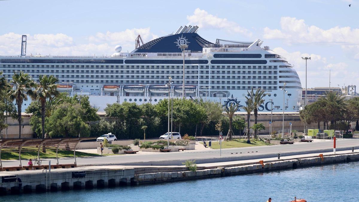 Buque de MSC atracado en el puerto de València, en una imagen de archivo.