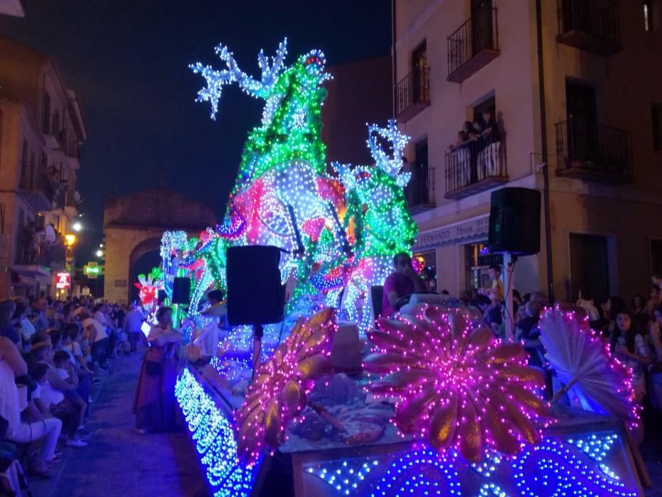 Desfile de carrozas en Toro