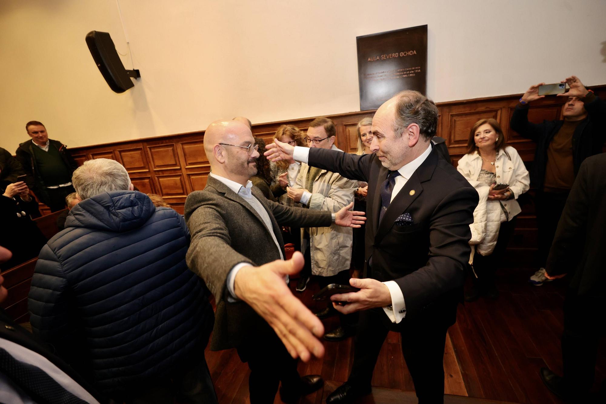 EN IMÁGENES: las votaciones para elegir al próximo Rector de la Universidad de Oviedo