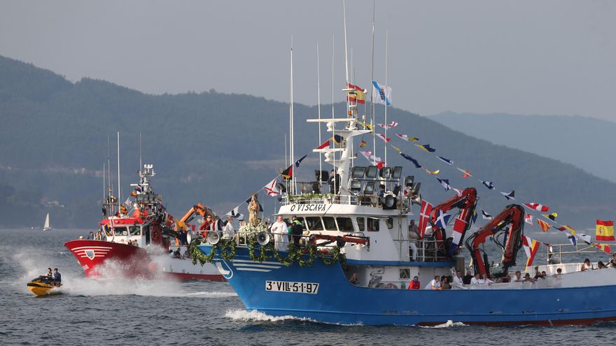 La Virgen del Carmen 'bendice' la ría de Vigo casi 20 años después