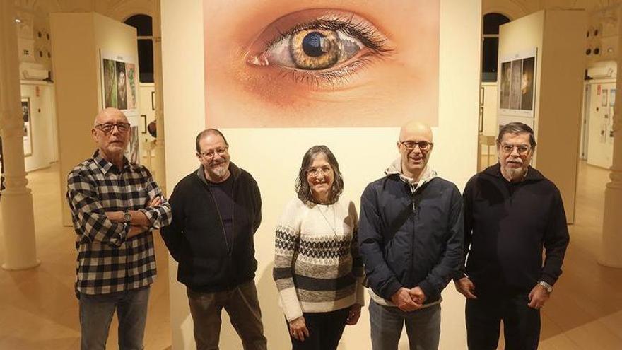 Bataller, Martínez, Travé, Bozzo i Brunet, a l’exposició «50 anys de Foto Art Manresa» al Centre Cultural el Casino