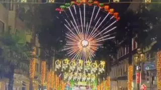Las luces de Navidad de Vigo brillan entre zombis