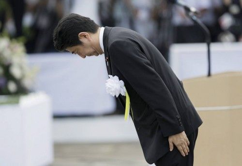 Japón recuerda a las víctimas de la segunda bomba atómica, lanzada tres días después de la de Hiroshima