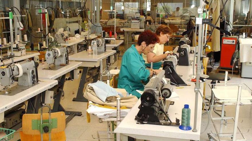 La industria textil lidera la creación de empleo y la cárnica es la que más  ingresos genera - Faro de Vigo