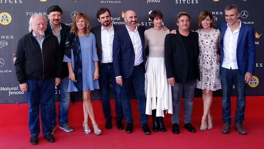 Parte del equipo de &quot;La zona&quot;, ayer en Sitges.