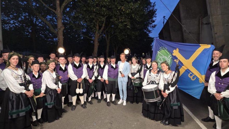 &quot;La Reina del Truébano&quot; se trae el aplauso de Lorient: así fue el paso de la banda naviega por el festival celta