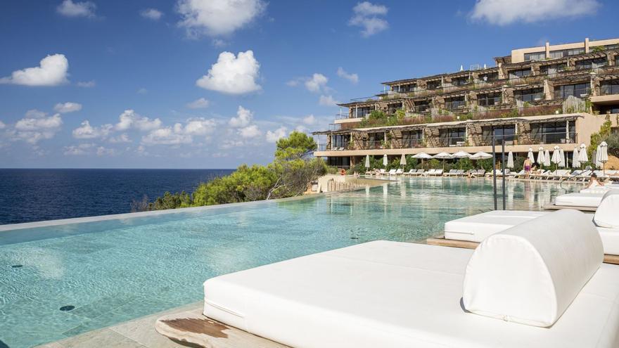 Uno de cada cuatro hoteles de Ibiza tiene una categoría de cuatro o cinco estrellas