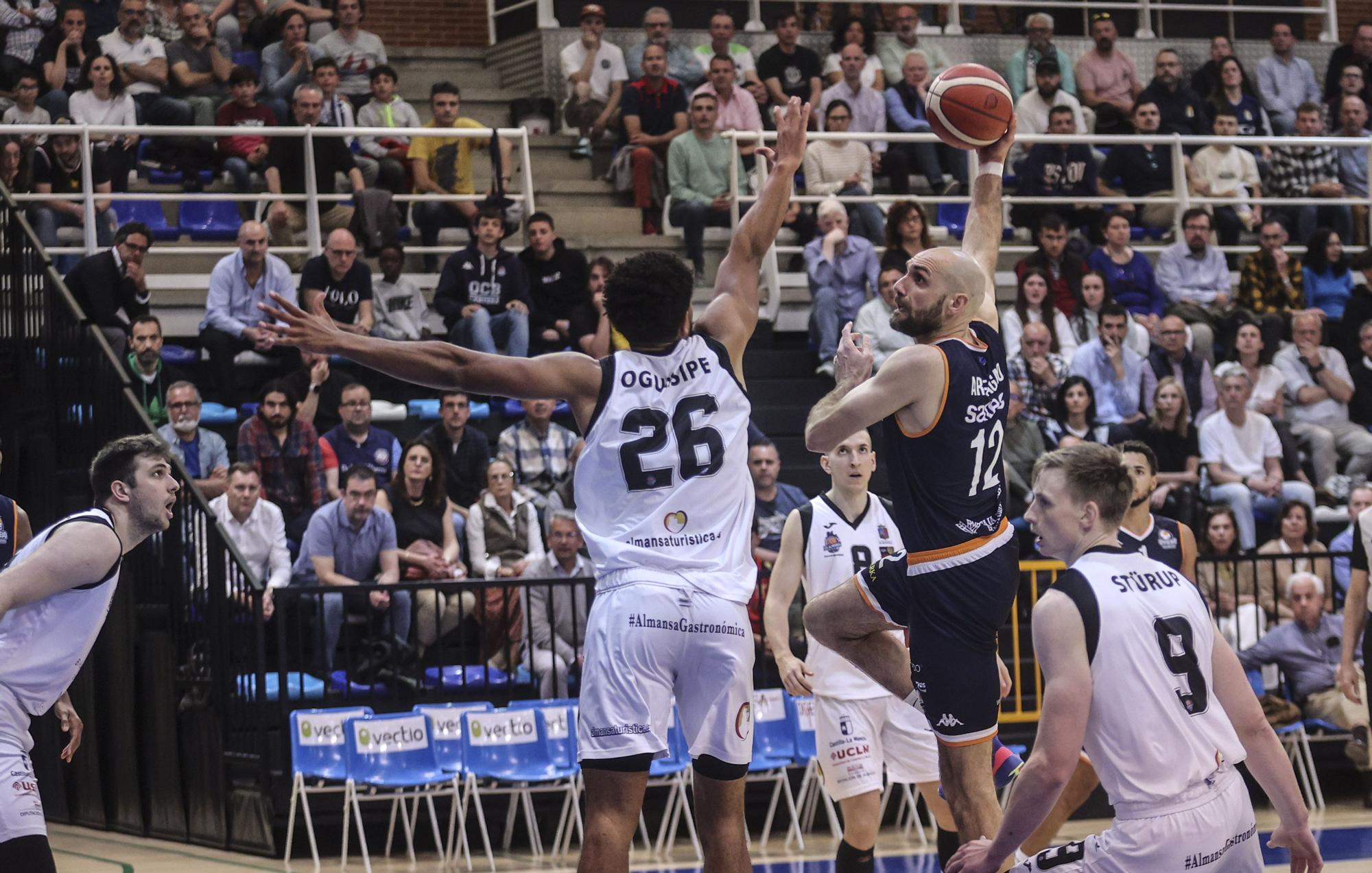 (98-88): El Alimerka Oviedo Baloncesto gana un partido a vida o muerte al Afanión Almansa