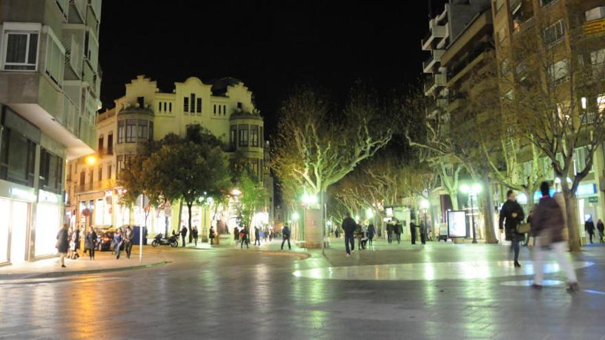 Il·luminació nocturna al passeig de Pere III de Manresa