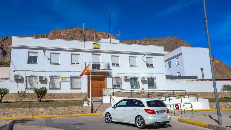 La Generalitat destina más de 800.000 euros en un taller de empleo para mejorar el entorno del cuartel de la Guardia Civil de Orihuela