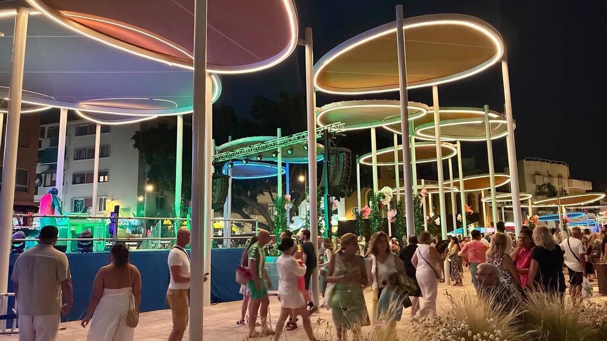 Nueva plaza de la Nogalera en Torremolinos, en imágenes