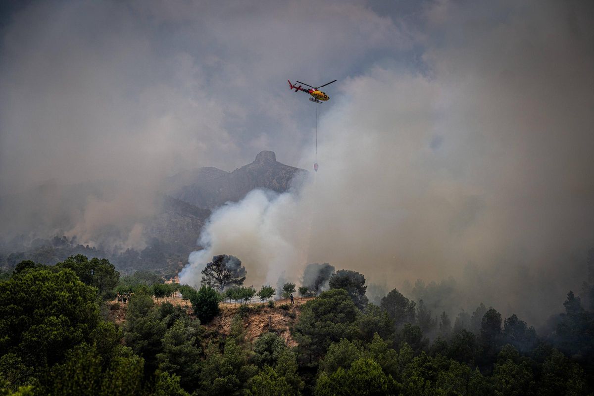 Dentro del incendio en Baix Ebre: los bomberos trabajan a contra reloj en el incendio forestal en Paüls Dentro del incendio en Baix Ebre: los bomberos trabajan a contra reloj en el incendio forestal en Paüls