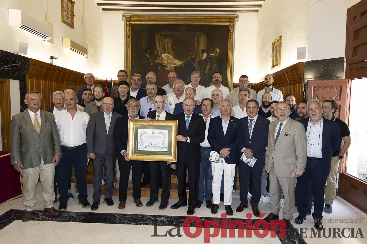 Así se ha vivido el emocionante acto del nombramiento de 'Hijo Predilecto' de Caravaca al doctor Juan Manuel Laborda