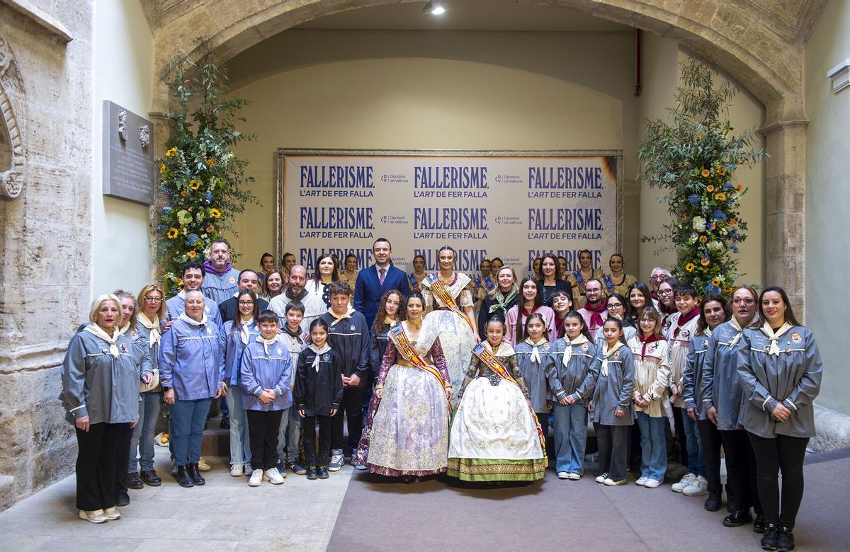Falleras y falleros de Paiporta