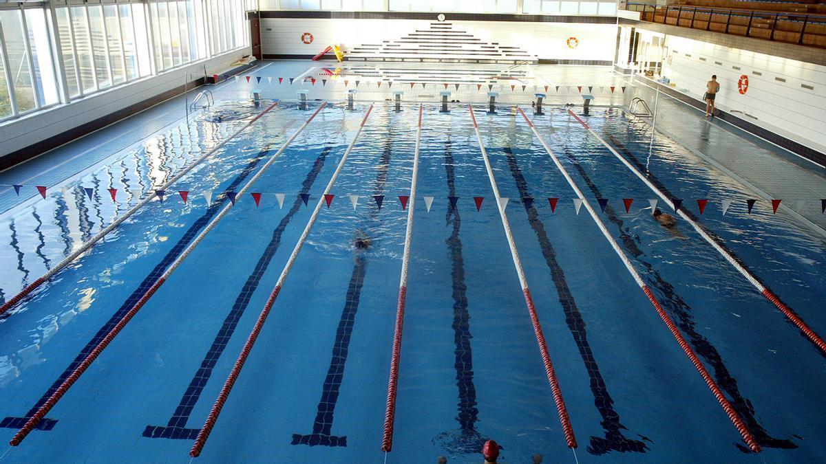 Piscina cubierta de Alzira en una imagen de archivo.