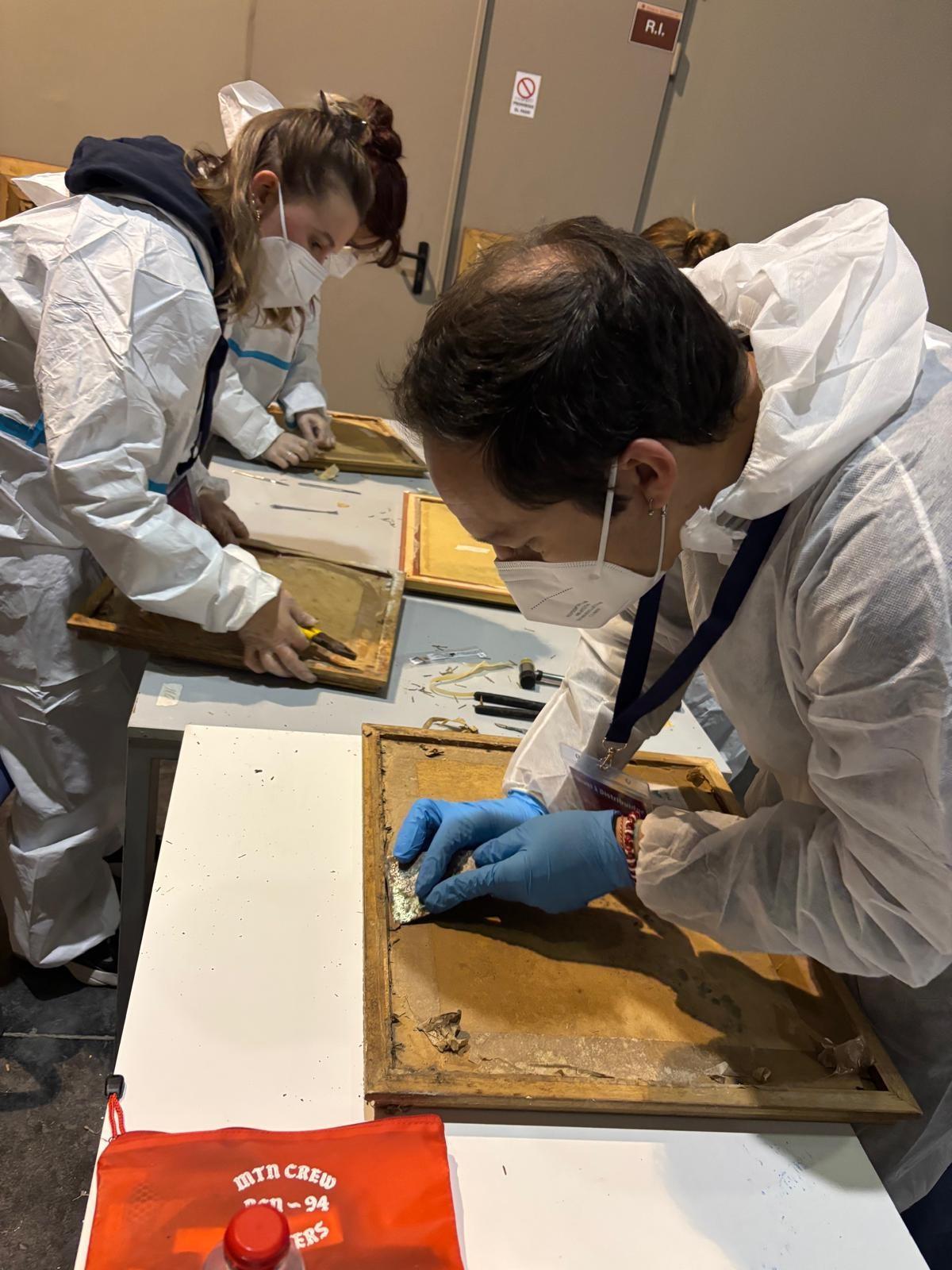 Restauración de las obras del Museo Antonia Mir.