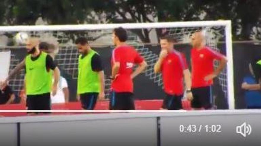 VÍDEO: Ball de bastons entre Neymar i Semedo a l&#039;entrenament del Barça