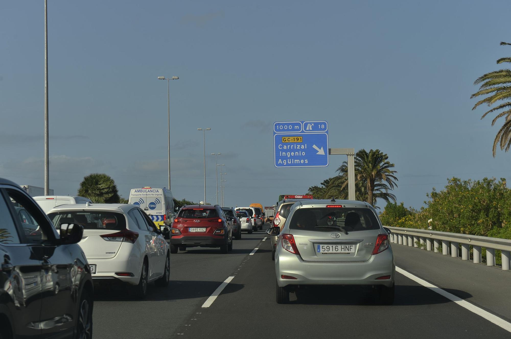 Derrumbe de un muro en la autopista