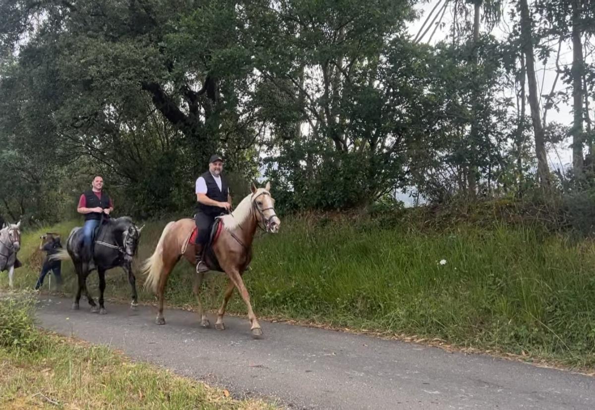 La ruta a caballo y las fiestas de La Mata, en imágenes