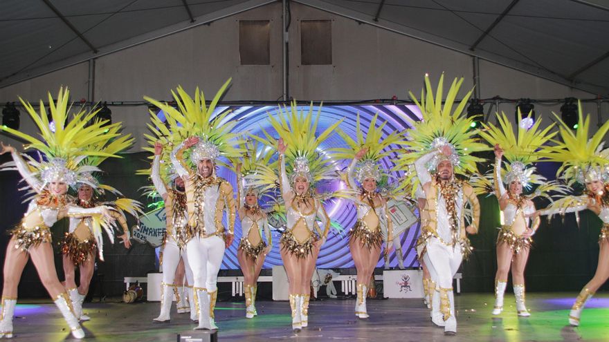 Uga vive una noche de fantasía en la apertura del Carnaval sureño