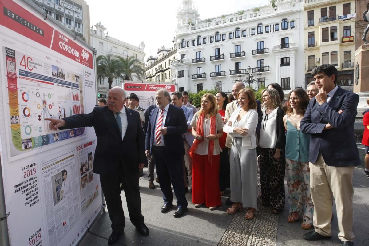 Las Tendillas se llena de 40 años de portadas de Diario CÓRDOBA sobre trasplantes