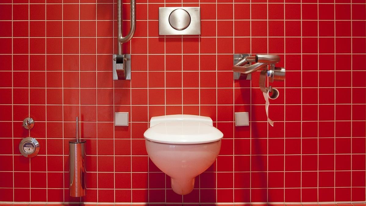 PAPEL DE HORNO EN LA DUCHA: Papel de horno para la mampara de la ducha: el  secreto que dejará tu baño reluciente