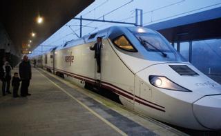 El descuento del 25% en los bonos del AVE llega a 1.575 usuarios del tren Zamora-Madrid en dos meses
