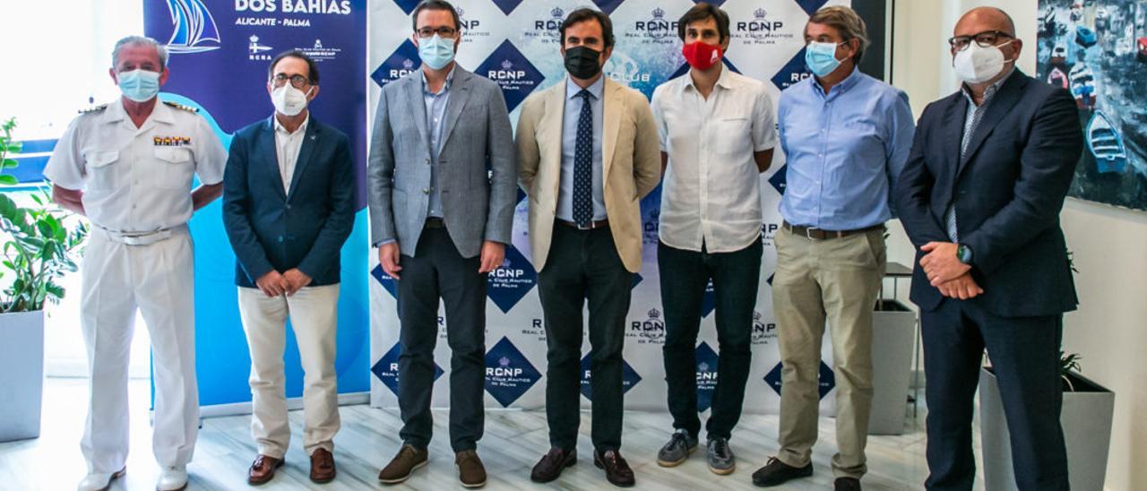 Presentación de la regata Dos Bahías en las instalaciones del Club Náutico de Palma