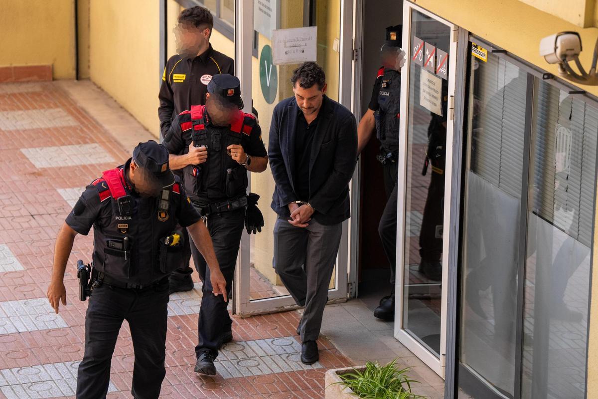 Jonathan Andic saliendo de los juzgados de Martorell
