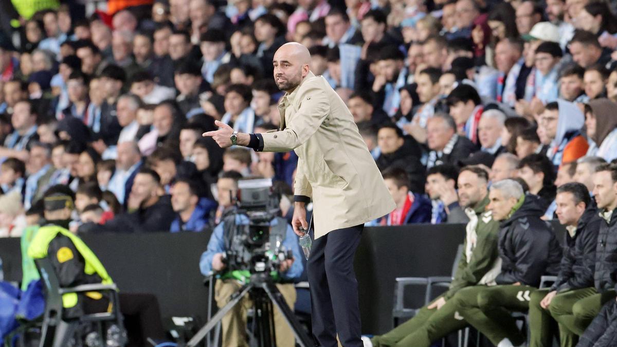 Claudio Giráldez, en el duelo contra el Olympique de Lyon en Balaídos.