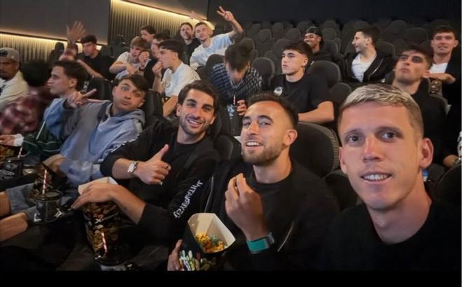 Los jugadores del Barça vieron el Espanyol - Madrid en el cine esperando ser campeones