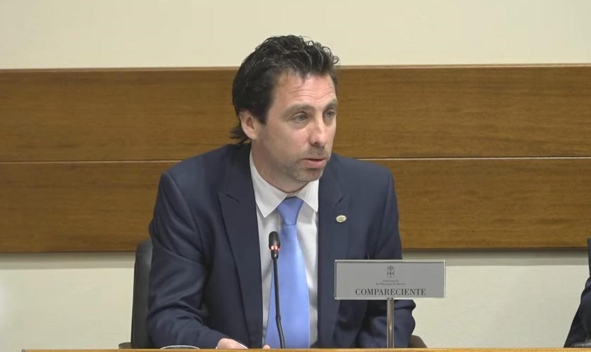 Roberto Fernández Llera durante su comparecencia