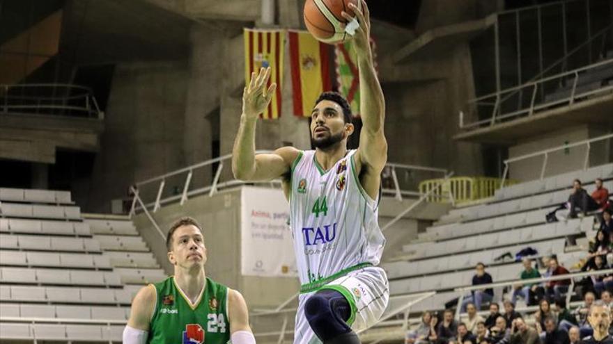 El TAU conquista Huesca y empieza la remontada