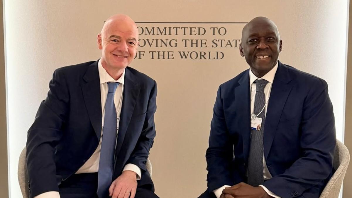 Gianni Infatino junto a Makhtar Diop, Director General de la Corporación Financiera Internacional (IFC), en el Foro Económico Mundial de Davos.
