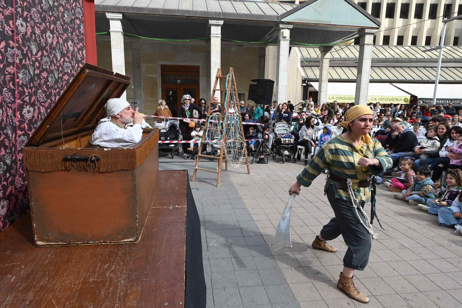 Galería de imágenes: Espectáculo infantil en la plaza Santa Clara